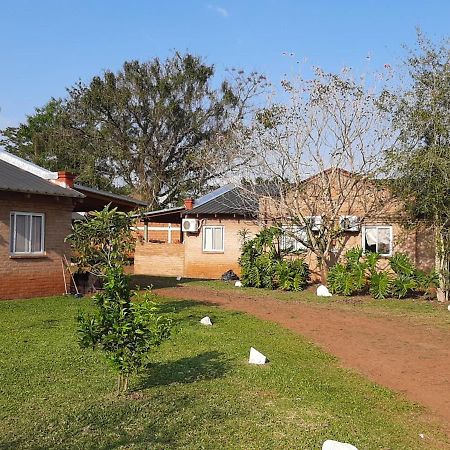 Mi Buen Refugio Villa Puerto Iguazú Exteriör bild
